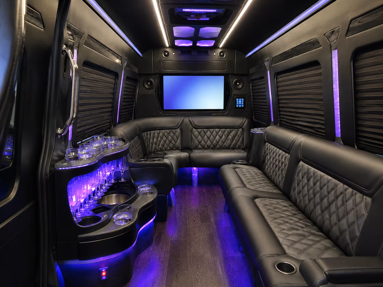 busrentalbaldwinpark com makes it easy to book multi vehicle government shuttles across the region